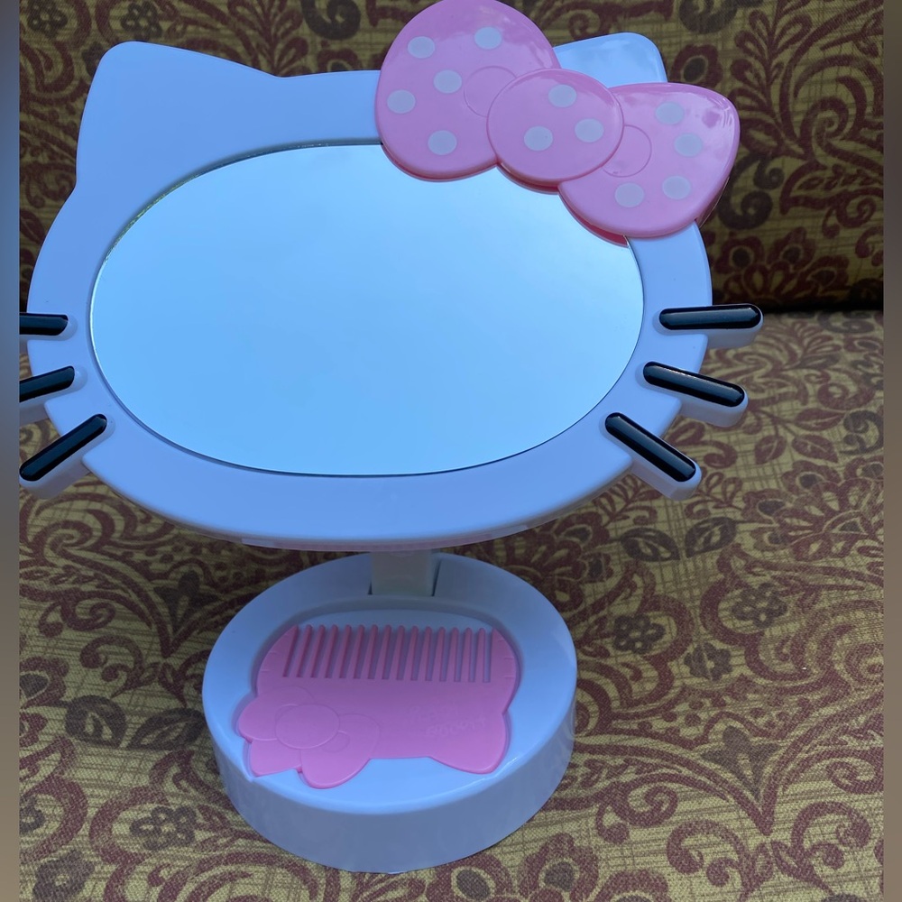 Hello Kitty Mirror and Small Comb Set